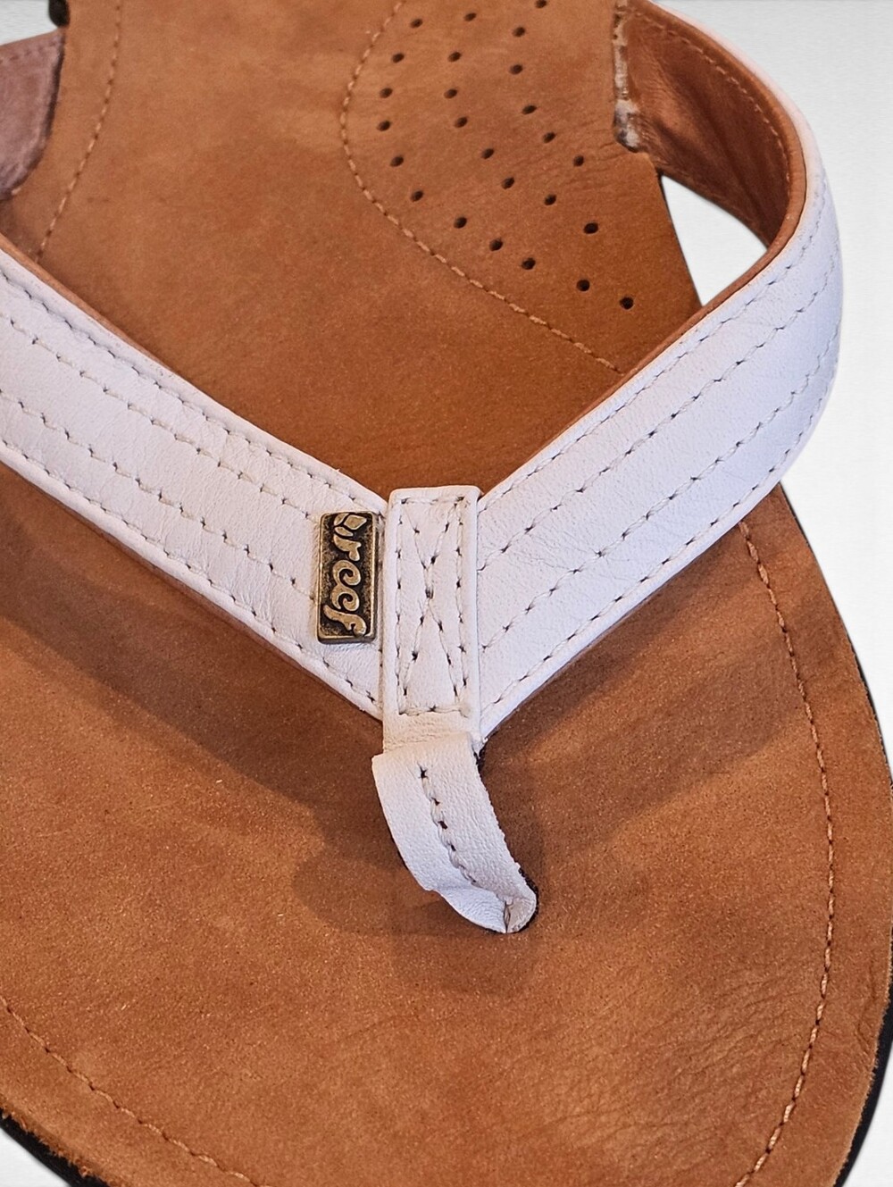 Reef Miss J-Bay Slip Flop Sandals White and Tan B-16 CLC - Picture 6 of 15